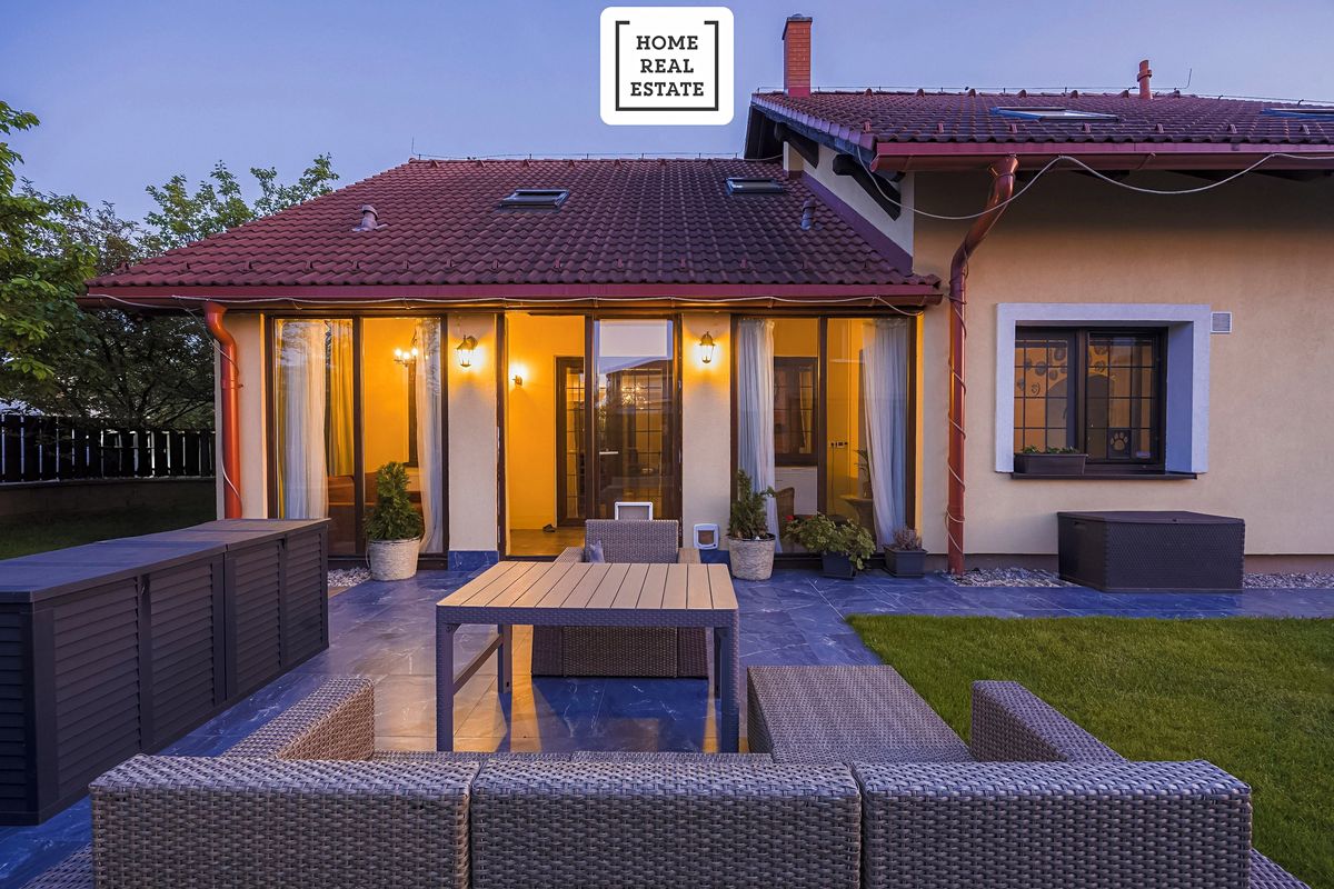 Prodej vily 206 m², pozemek 809 m²